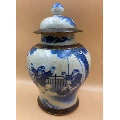 清代哥釉人物細(xì)路青花大將軍罐品相：全品范疇。口沿開片加深哥釉很正(zc42948800)