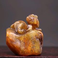 旧藏田黄石镂空雕【瑞兽貔貅】老闲章-寿山石印-7788红宝书