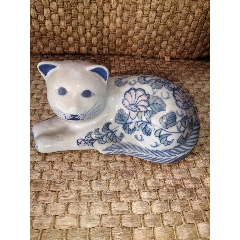 青花粉彩可愛(ài)小貓擺件完好品佳！