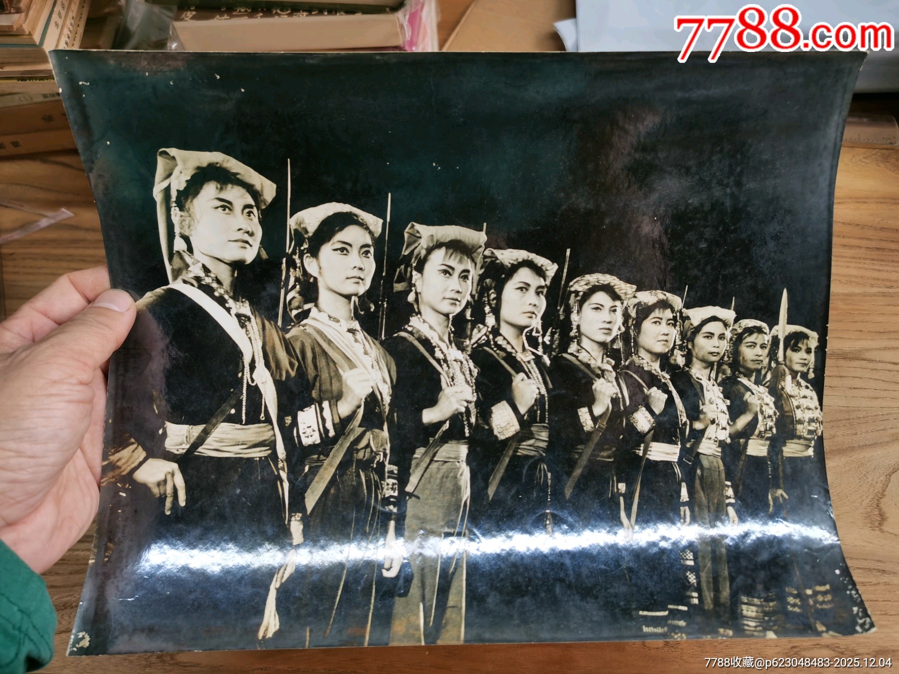 五六十年代昆明軍區(qū)文工團女戰(zhàn)士陳碧琳喜報及照片多張_價格699元_第5張_