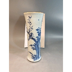 中貿(mào)圣佳拍出清順治青花花鳥(niǎo)紋花觚