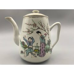 歐洲回流，晚清民國(guó)桃花美女茶壺。畫工精細(xì)，絕對(duì)算是同類題材中的佼佼者了