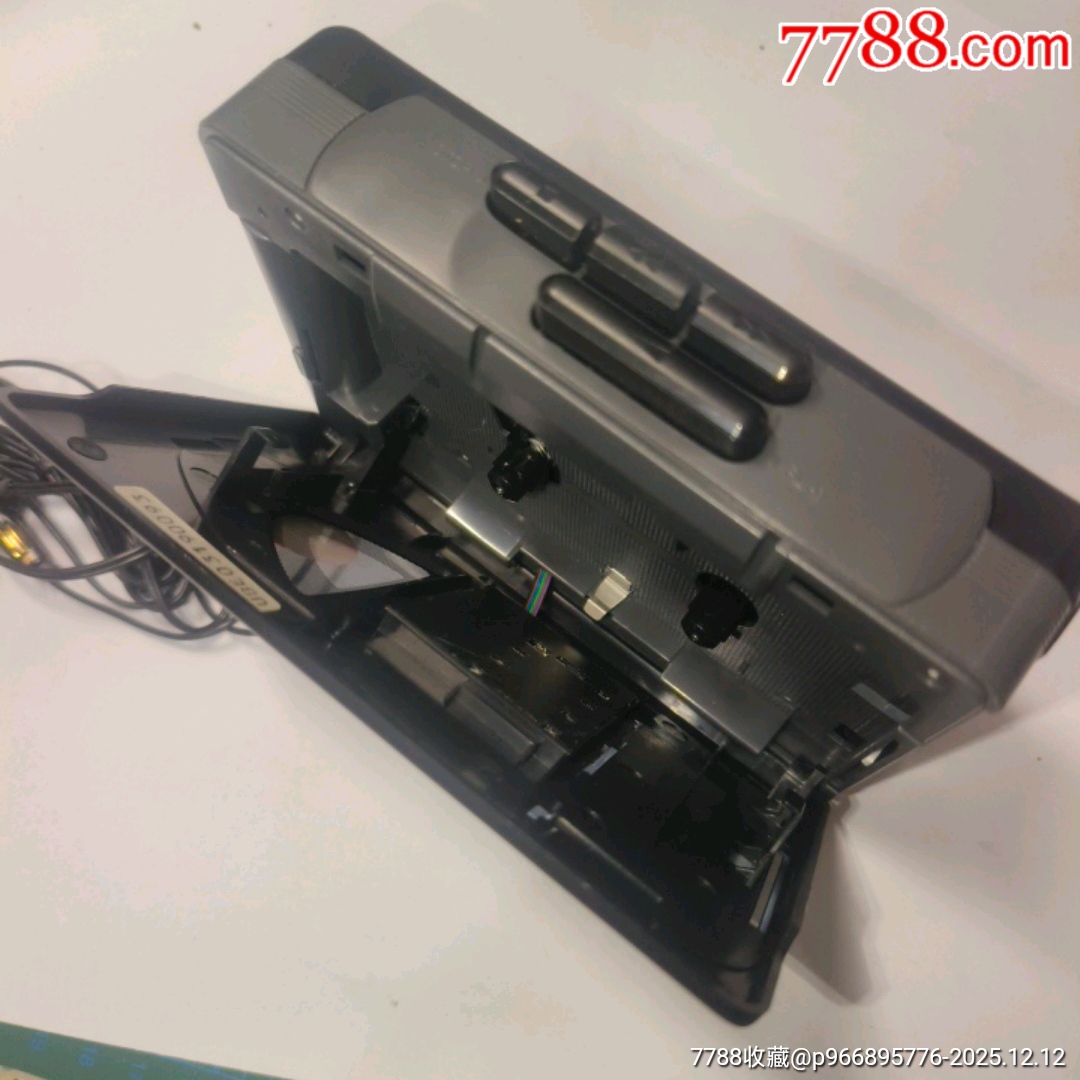 愛(ài)華HS一T11磁帶機(jī)十原裝耳機(jī)（通電！耳機(jī)正常使用）_價(jià)格823元_第14張_