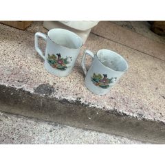 六七十年代的老粉彩人物馬克杯一對，口徑8高10，完整，如圖所見發(fā)貨