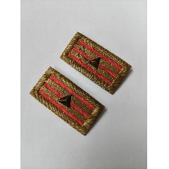 抗戰(zhàn)時期，國共合作軍人偑帶領(lǐng)章