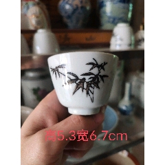 十個(gè)杯子完整。