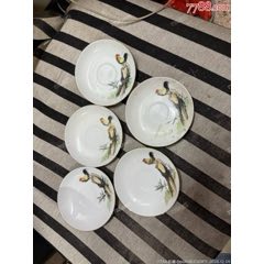 6070年的老粉彩公雞杯墊五個，畫功精湛，完整，如圖所見發(fā)貨