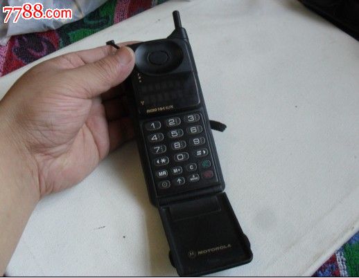 摩托罗拉-168手机,看好9.3品天线裂没断