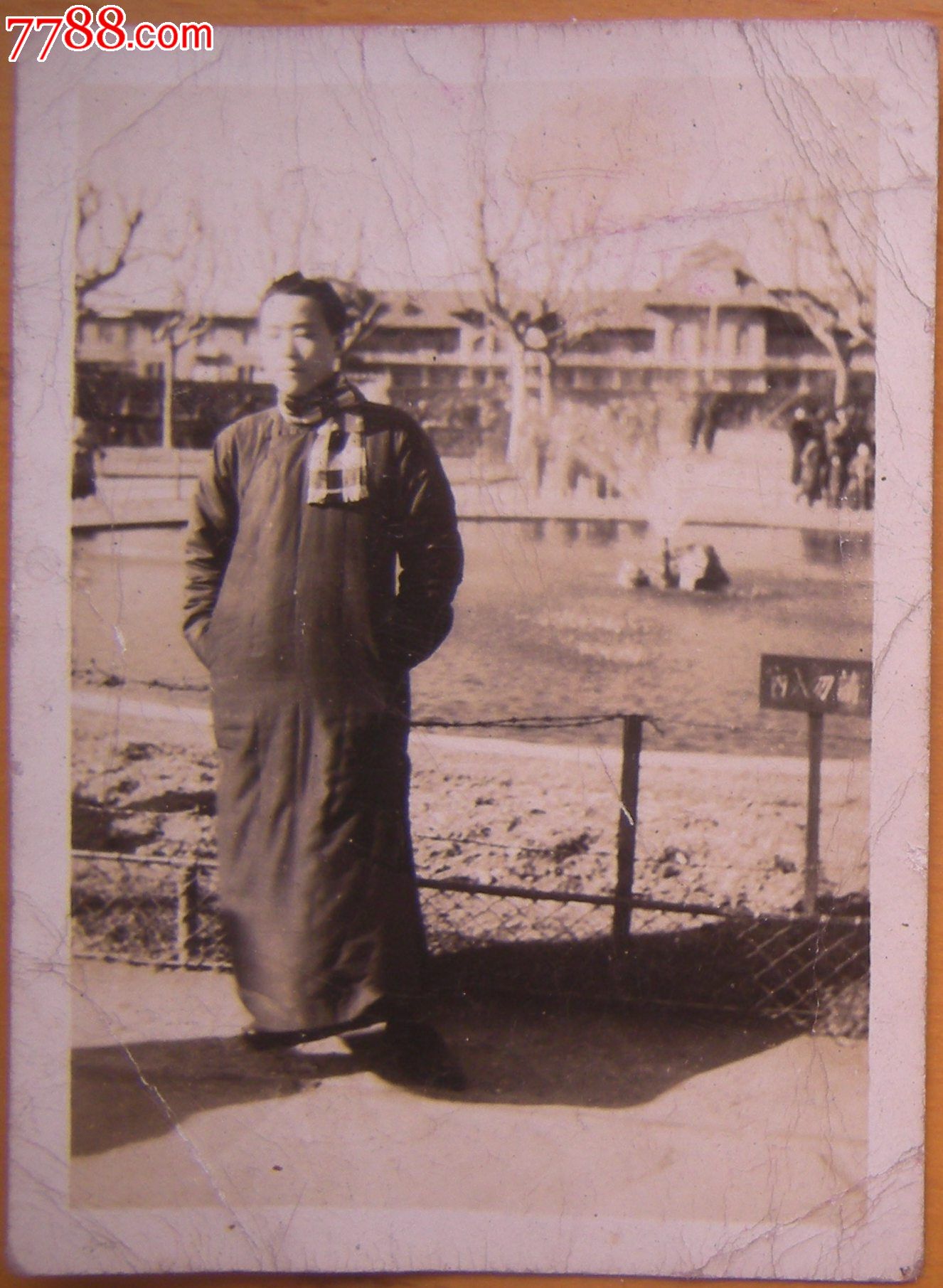 老照片-老照片-->个人照片滚动鼠标滚轴,图片即可轻松放大,缩小