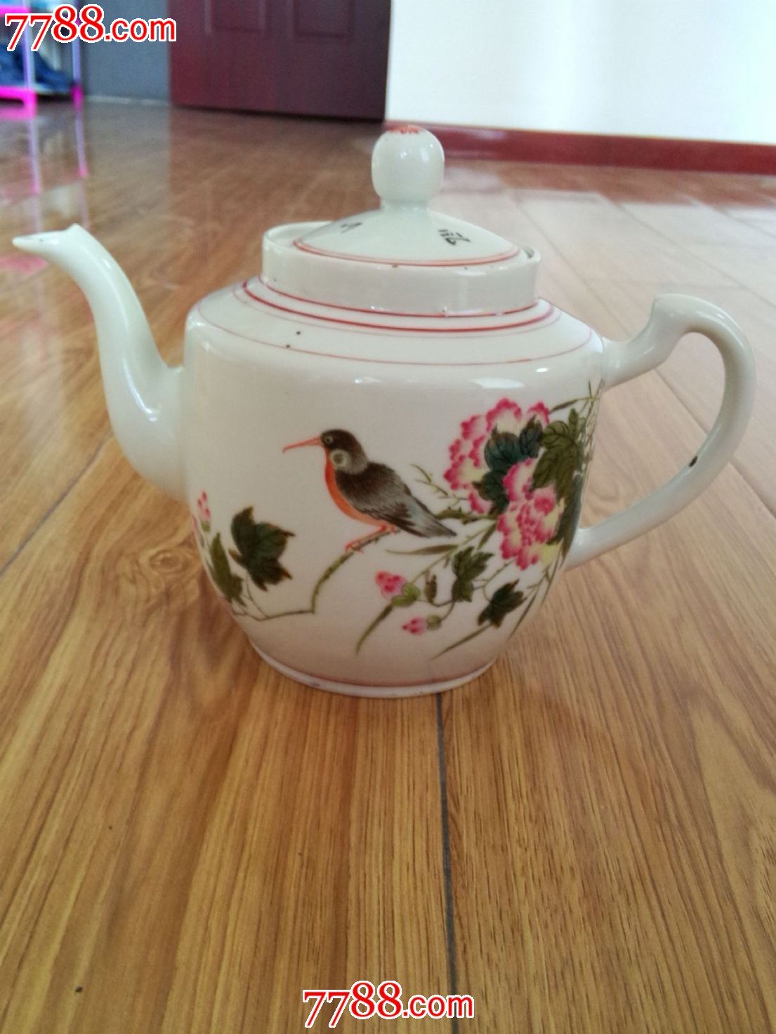 民国至建国初期"江西景德镇名瓷"款粉彩花鸟茶壶