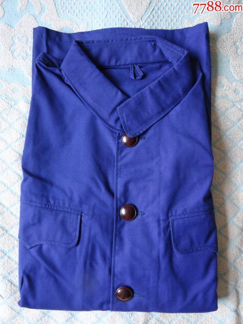 蓝色的确良上衣