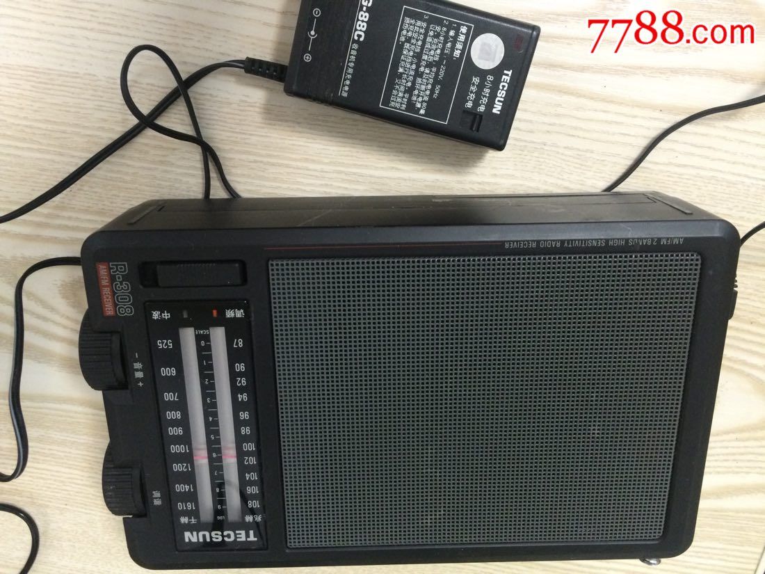 一台德生收音机