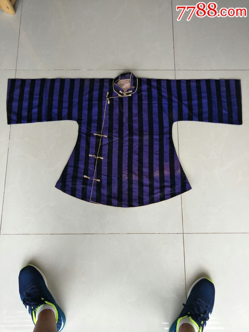 条纹琵琶襟女上衣