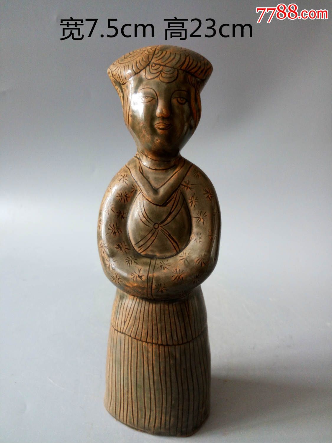 宋耀州窑绿釉瓷人物摆件